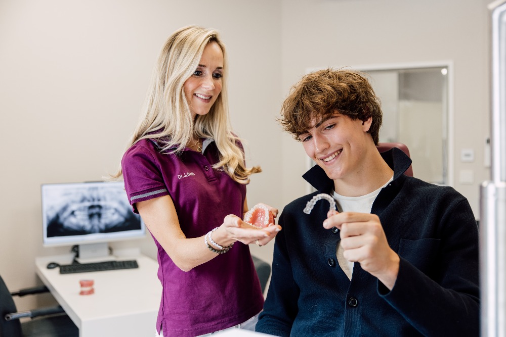 kieferorthopaede-meerbusch-dr-josefine-boldt-slider-aligner