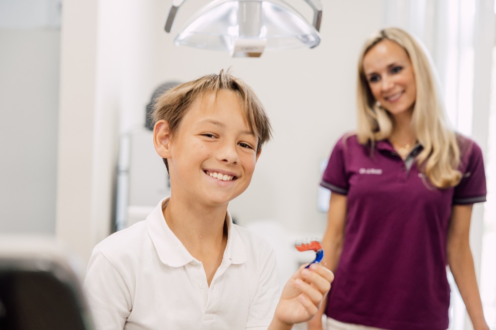 kieferorthopaede-meerbusch-dr-josefine-boldt-slider-zahnspangen-kinder