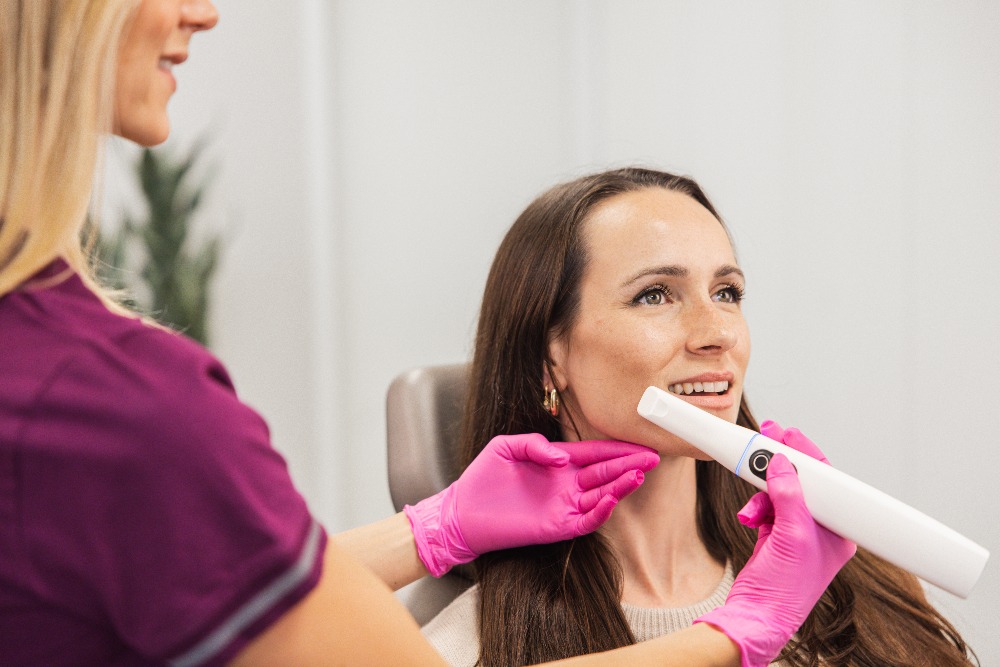kieferorthopaede-meerbusch-dr-josefine-boldt-slider-erwachsene