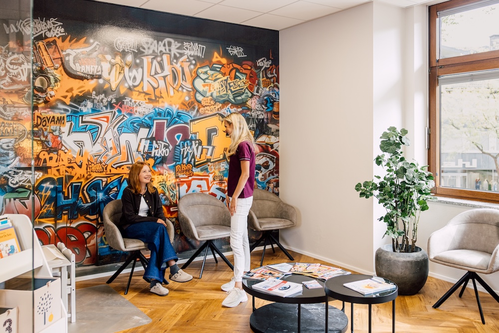 kieferorthopaede-meerbusch-dr-josefine-boldt-wartezimmer kieferorthopaede-meerbusch-dr-josefine-boldt-wartezimmer